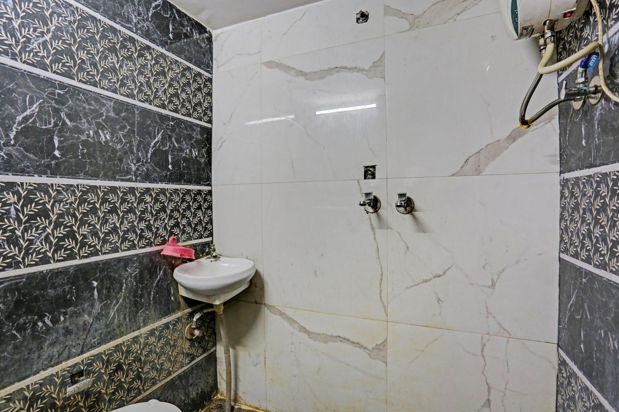 אמריצר Hotel O Saffron Night Stay מראה חיצוני תמונה